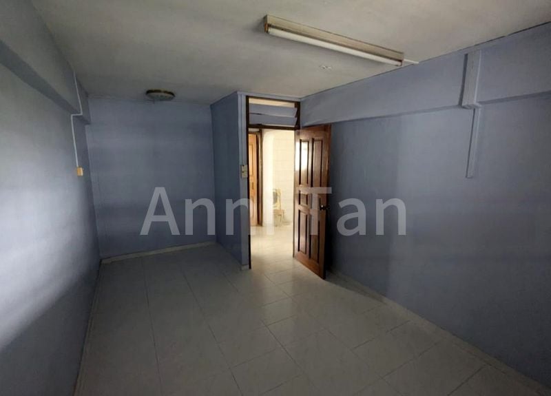 3 Room (3NG) HDB for Sale in  310 Clementi Avenue 4 - Image 4