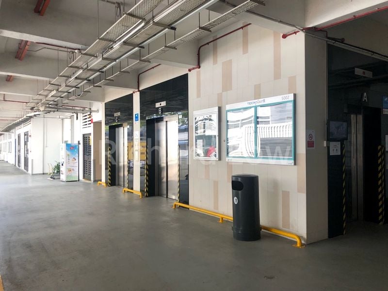 Light Industrial (B1) for Rent in  Ang Mo Kio Avenue 5 - Image 1