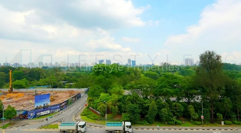 4 Bed Executive Condo for Sale in Lake Life - Image 2