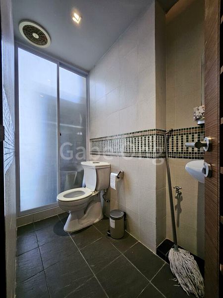 Light Industrial (B1) for Rent: Cendex Centre - Image 4