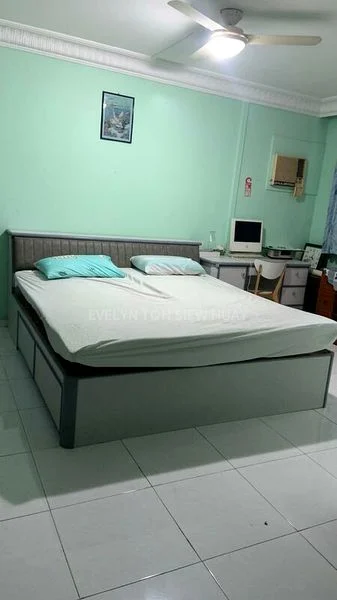 Executive HDB for Rent in 161 Yung Ping Road - Image 4