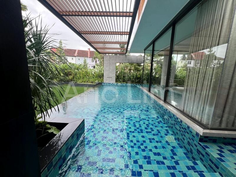 7 Bed Bungalow (Landed) for Sale in  Changi Grove - Image 1