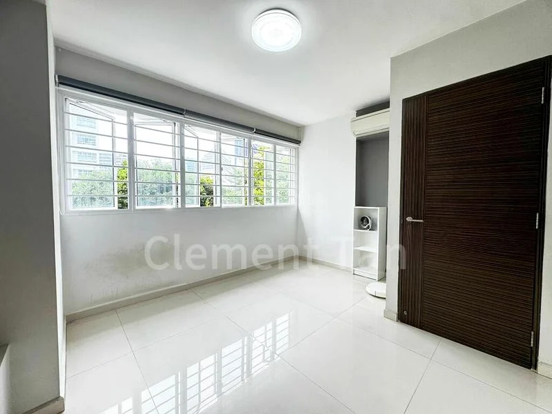 5 Room (5STD) HDB for Sale in  20 Holland Drive - Image 11