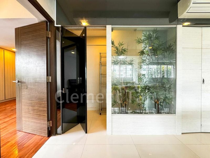 5 Room (5STD) HDB for Sale in  20 Holland Drive - Image 5