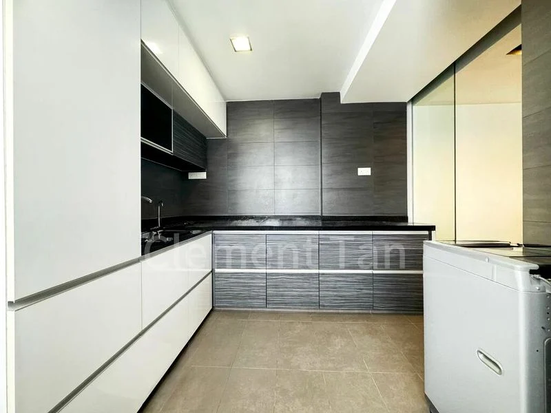 5 Room (5STD) HDB for Sale in  20 Holland Drive - Image 1