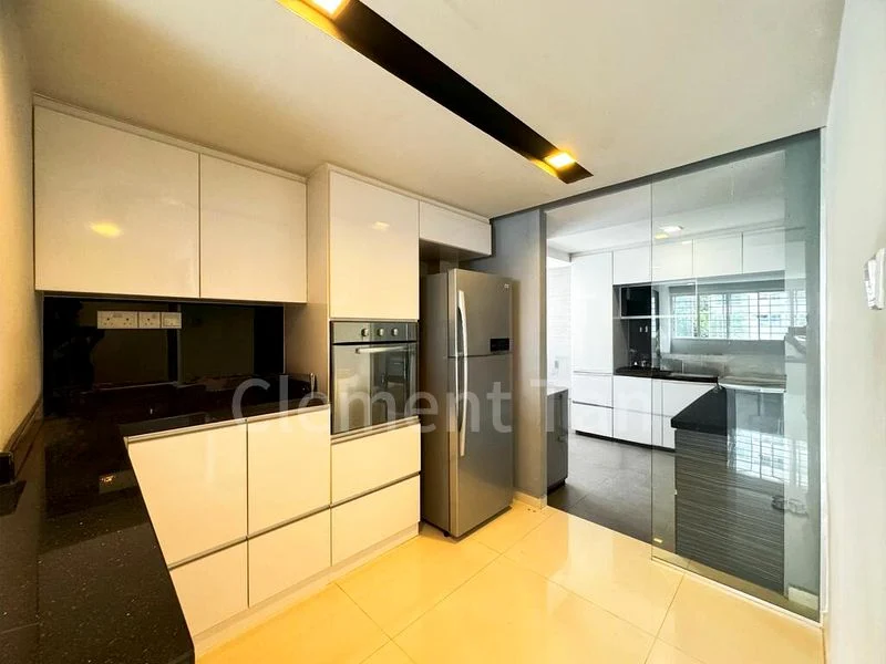 5 Room (5STD) HDB for Sale in  20 Holland Drive - Image 3