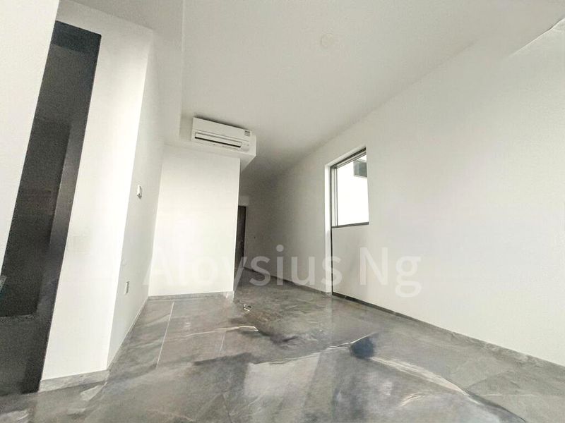 2 Bed Condo for Rent in  Newport Residences / Newport Tower - Image 4