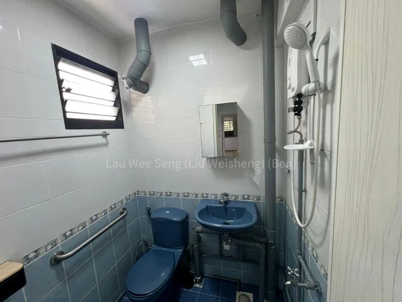 3 Room (3NG) HDB for Rent in 705 Clementi West Street 2 - Image 3