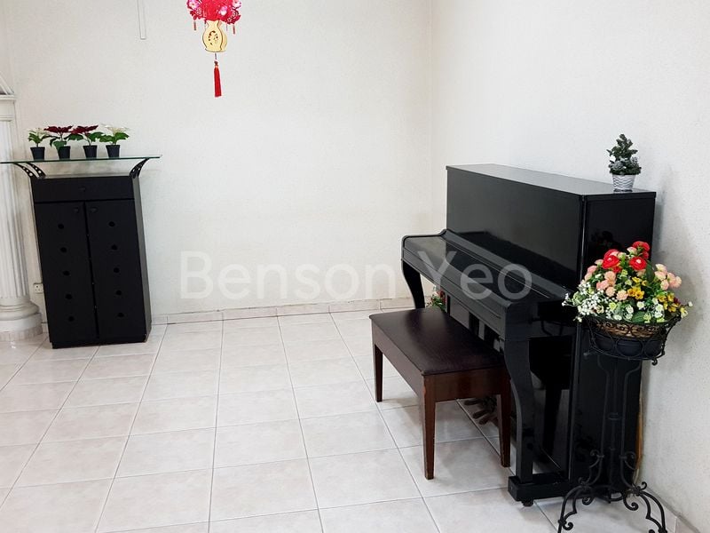 Executive HDB for Rent in 334 Tampines Street 32 - Image 2