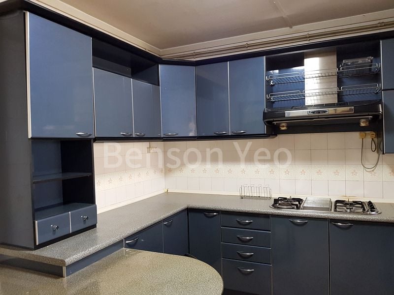 Executive HDB for Rent in 334 Tampines Street 32 - Image 5