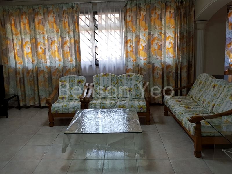 Executive HDB for Rent in 334 Tampines Street 32 - Image 1