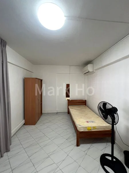 Common Room (HDB) for Rent in  227 Tampines Street 23 - Image 2