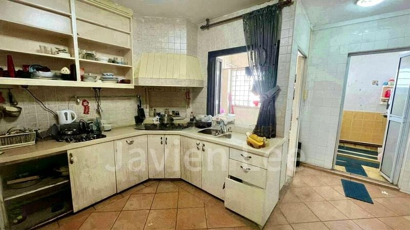 5 Room (5A) HDB for Sale in  356 Tampines Street 33 - Image 2