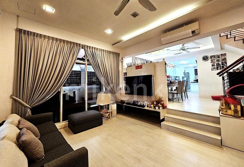 5 Bed Terraced House (Landed) for Sale in Park Villas - Image 1