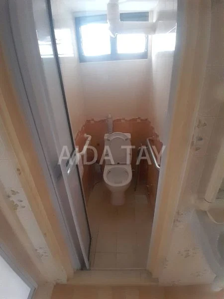 Common Room (HDB) for Rent in  59 Marine Terrace - Image 7