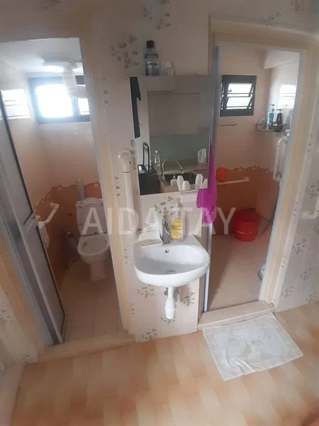 Common Room (HDB) for Rent in  59 Marine Terrace - Image 5