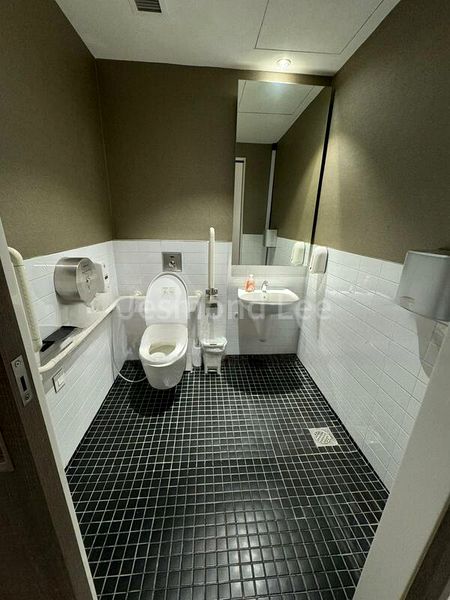 Shop / Shophouse for Rent: Excellent frontage, high-traffic shophouse near Maxwell MRT (TE18) - Image 4