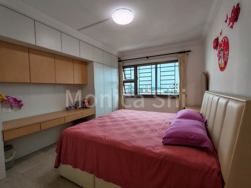 Executive HDB for Sale in 286B Toh Guan Road - Image 6