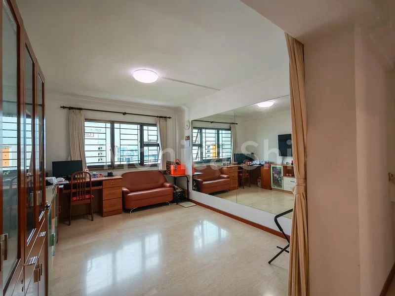 Executive HDB for Sale in 286B Toh Guan Road - Image 9