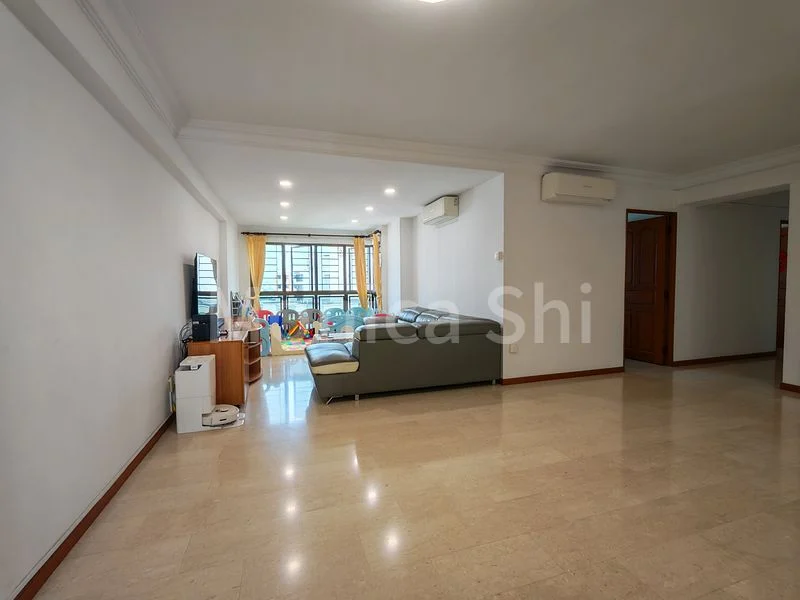 Executive HDB for Sale in 286B Toh Guan Road - Image 2
