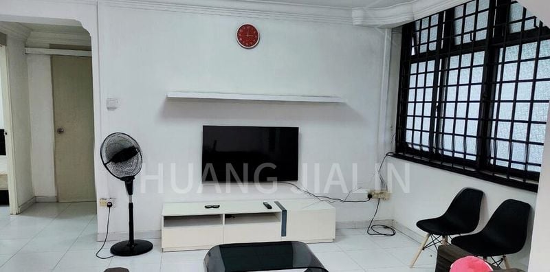 4 Room (4A) HDB for Rent in 924 Hougang Avenue 9 - Image 1