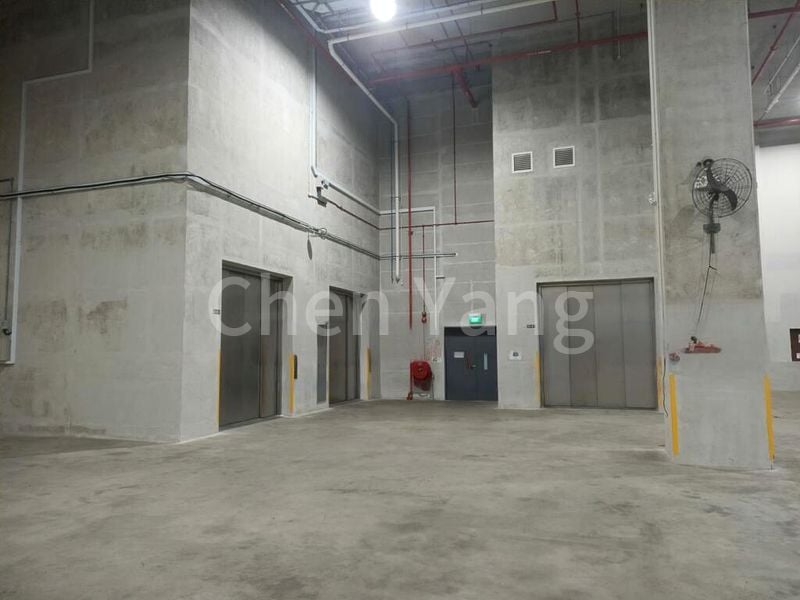 Light Industrial (B1) for Rent: Huge Pandan Avenue Factory! - Image 2