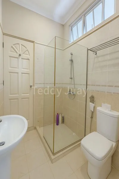 5 Bed Semi-Detached House (Landed) for Rent in  Eastwood Road - Image 14