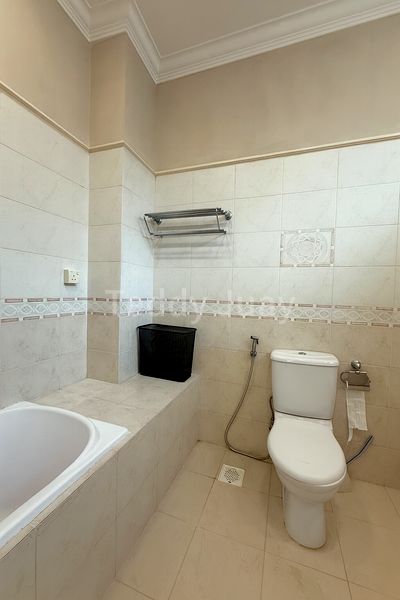 5 Bed Semi-Detached House (Landed) for Rent in  Eastwood Road - Image 16