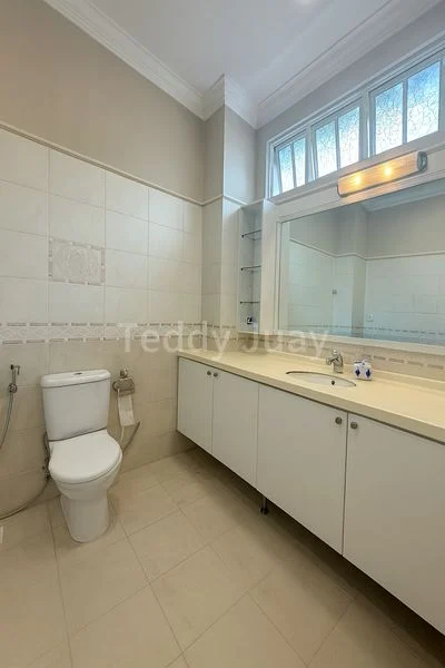 5 Bed Semi-Detached House (Landed) for Rent in  Eastwood Road - Image 17