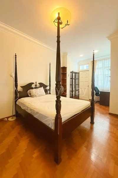 5 Bed Semi-Detached House (Landed) for Rent in  Eastwood Road - Image 8