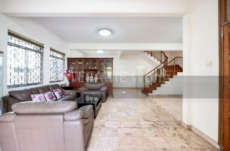 6 Bed Corner Terrace (Landed) for Sale in Balam Gardens - Image 1