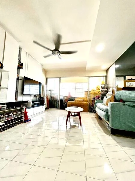 Executive HDB for Sale in  614 Yishun Street 61 - Image 1