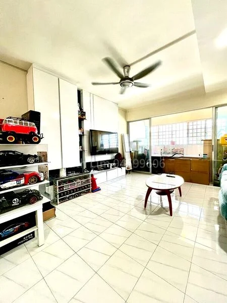 Executive HDB for Sale in  614 Yishun Street 61 - Image 5