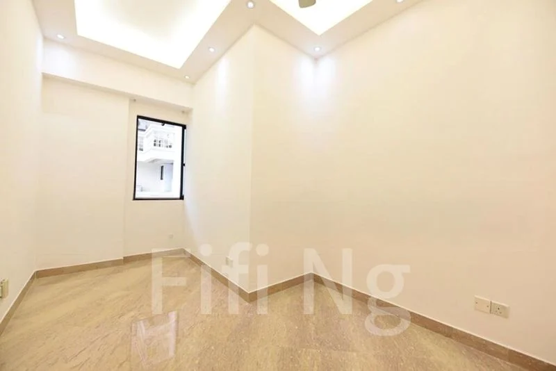 5 Bed Condo for Rent in  Spring Grove - Image 5