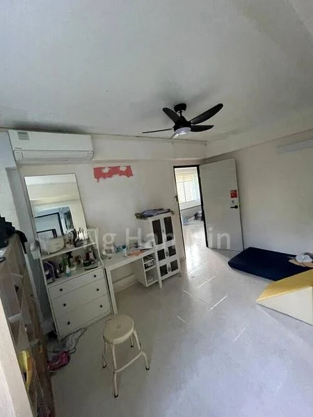 4 Room (4A) HDB for Rent in 618 Woodlands Avenue 4 - Image 2