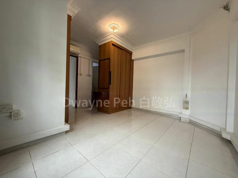 5 Room (5I) HDB for Rent in  587 Woodlands Drive 16 - Image 4
