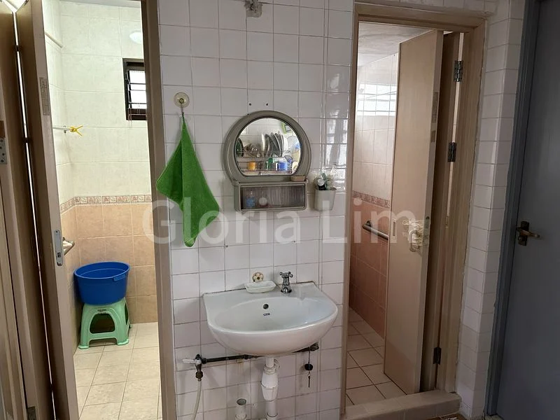 Common Room (HDB) for Rent in  233 Lorong 8 Toa Payoh - Image 2