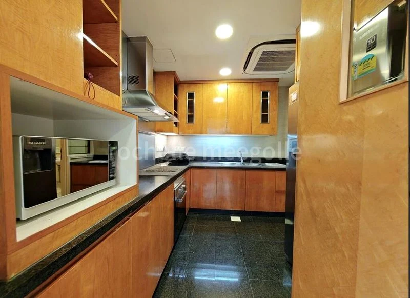 4 Bed Condo for Rent in  Grange 70 - Image 10