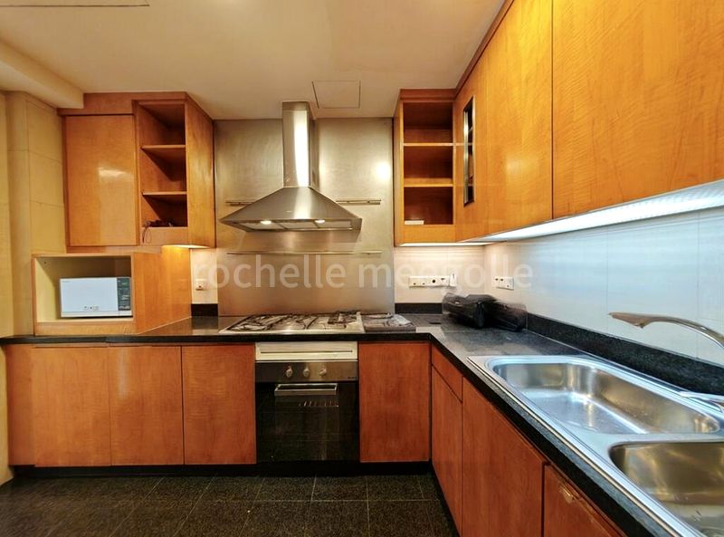 4 Bed Condo for Rent in  Grange 70 - Image 11