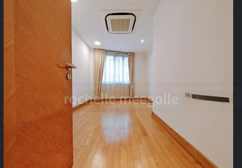 4 Bed Condo for Rent in  Grange 70 - Image 2