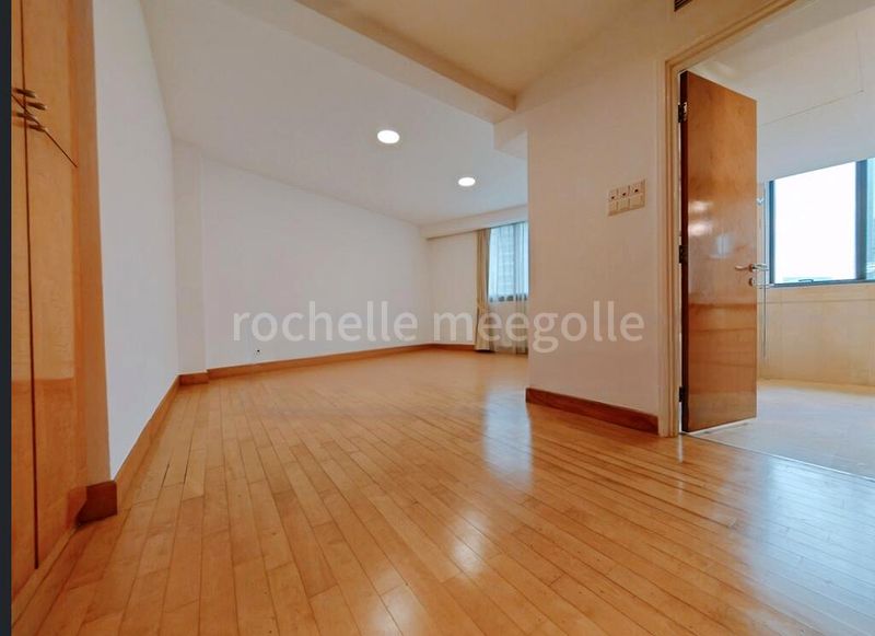 4 Bed Condo for Rent in  Grange 70 - Image 6