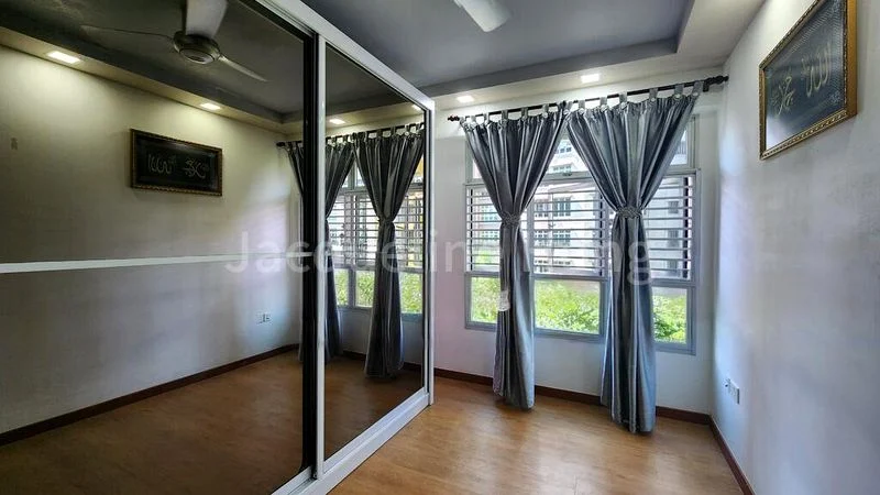 5 Room (5I) HDB for Sale in  126A Canberra Street - Image 5