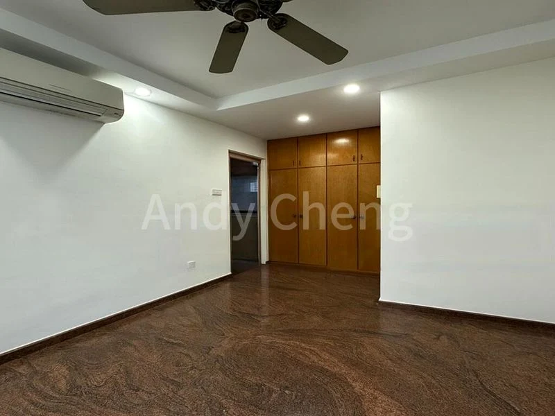 5 Room (5I) HDB for Sale in  202C Sengkang East Road - Image 10