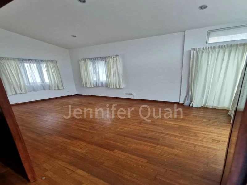 6 Bed Bungalow (Landed) for Rent in  Duchess Garden - Image 8