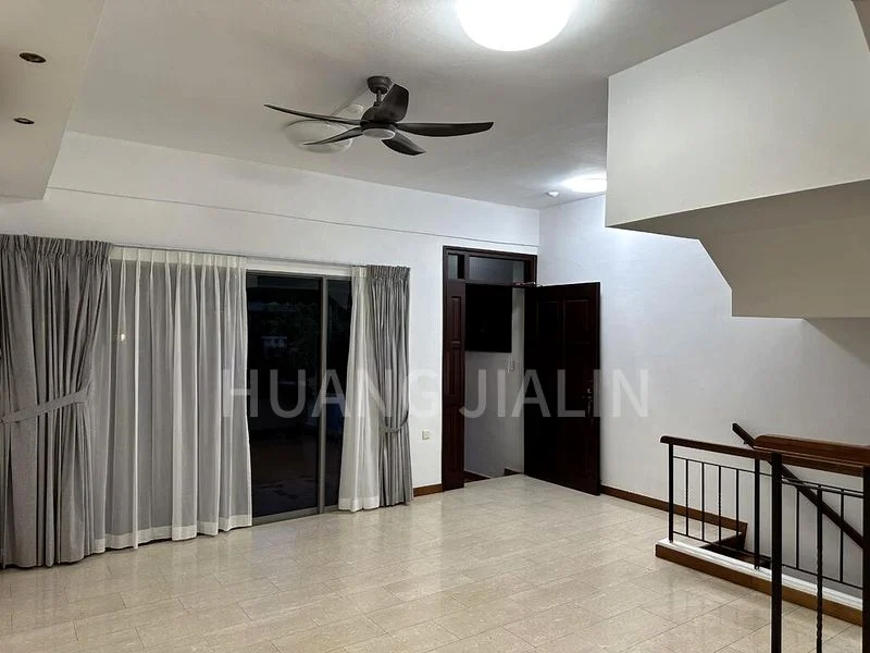 Room (Landed) for Rent in D'manor - Image 3