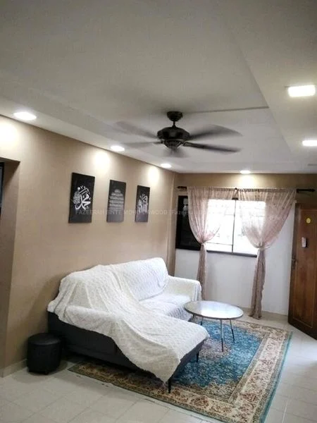 3 Room (3NG) HDB for Sale in  215 Jurong East Street 21 - Image 3