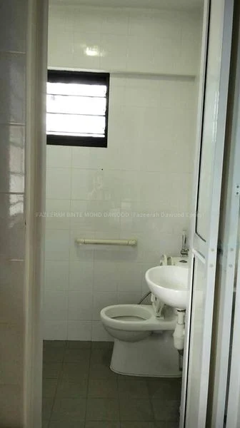3 Room (3NG) HDB for Sale in  215 Jurong East Street 21 - Image 11