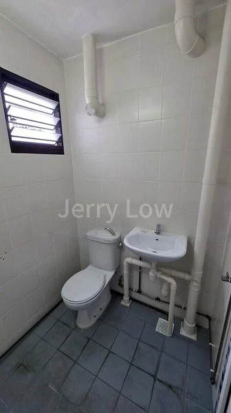 3 Room (3NG) HDB for Rent in  331 Ang Mo Kio Avenue 1 - Image 4