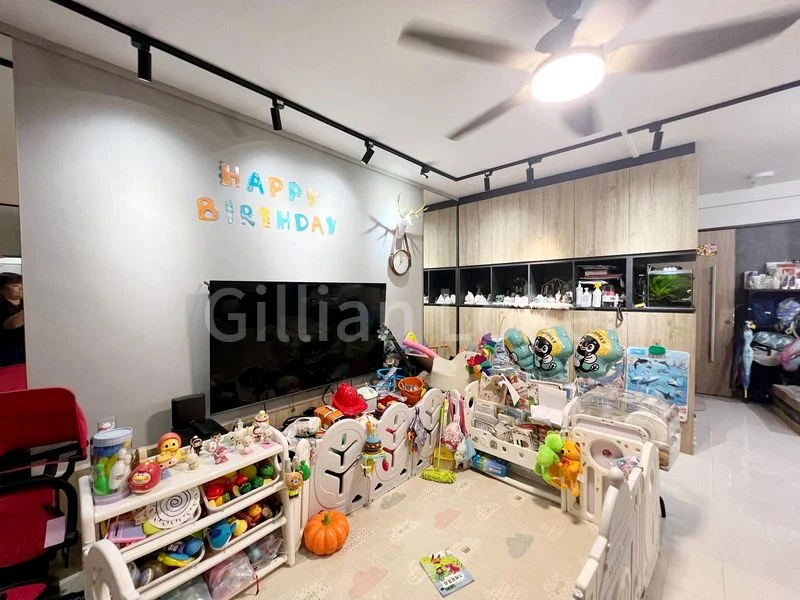 5 Room (5A) HDB for Rent in  612 Senja Road - Image 2