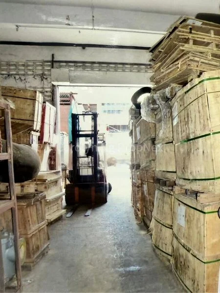 Light Industrial (B1) for Rent: HILLVIEW TERRACE - Image 8